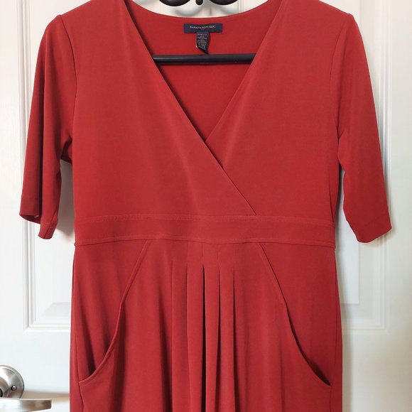 Banana Republic Dark Wine Red Stretchy V Neck Dress Front Pockets, Sz M - Picture 2 of 9